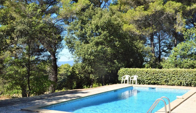 4 bedroom accommodation in La Tour D'Aigues