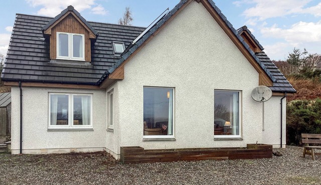 4 bedroom accommodation in Drunmnadrochit