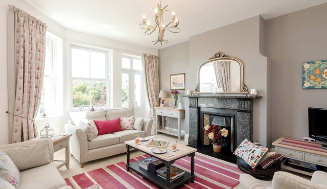 4 bedroom accommodation in Freshwater Bay