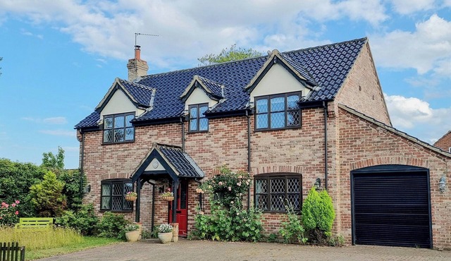 4 bedroom accommodation in Ludham, near Wroxham