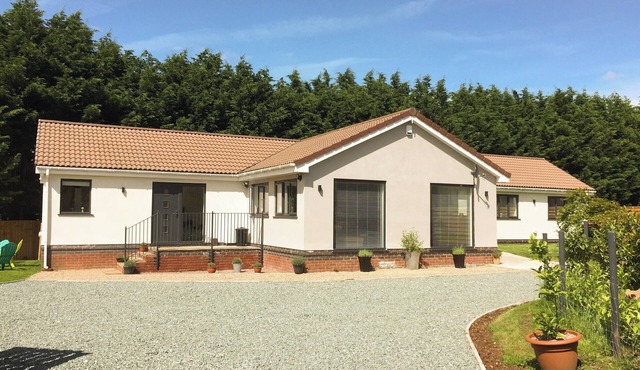 4 bedroom accommodation in Henley-in-Arden