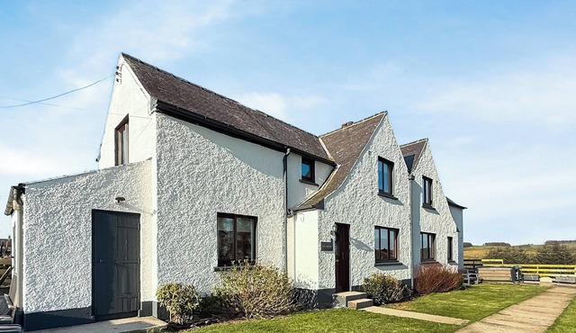 4 bedroom accommodation in Glenluce, near Stranraer