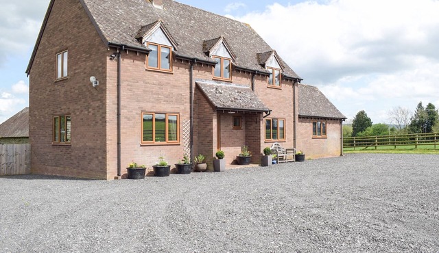 4 bedroom accommodation in Hayton&rsquo;s Bent