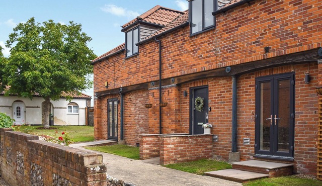 4 bedroom accommodation in Little Dunham