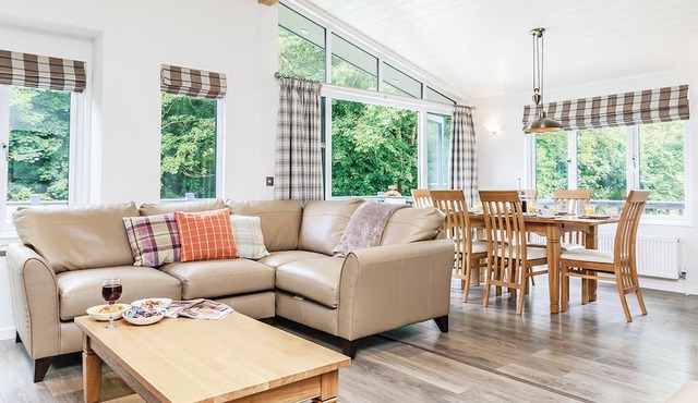 4 bedroom accommodation in Newton Saint Loe, Nr Bath