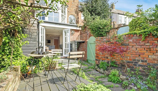 4 bedroom accommodation in North Shields