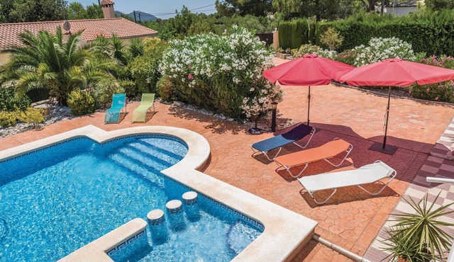 4 bedroom accommodation in Torremanzanas