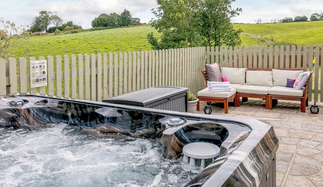 4 bedroom accommodation in Alton, nr Chesterfield