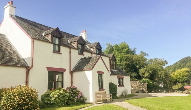 4 bedroom accommodation in Clachan Seil