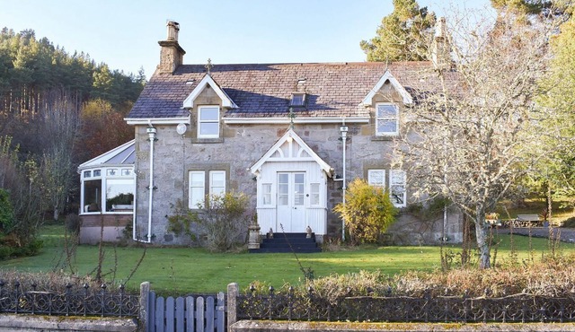 4 bedroom accommodation in Spinningdale, near Dornoch