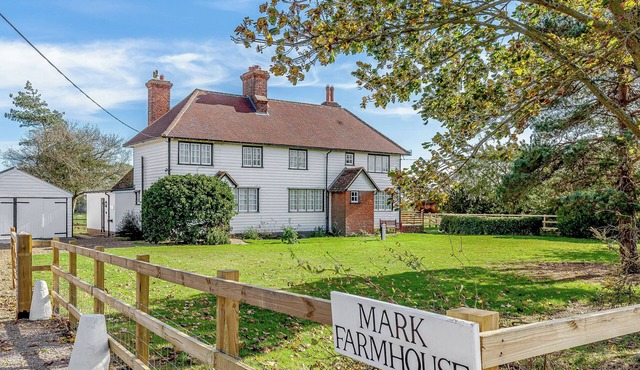 4 bedroom accommodation in Tillingham, near Southminster