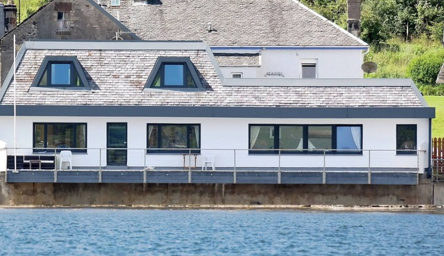 4 bedroom accommodation in Tighnabruaich