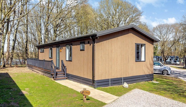 4 bedroom accommodation in Woolverstone, Ipswich