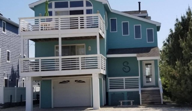 4 bedroom accommodation in Harvey Cedars