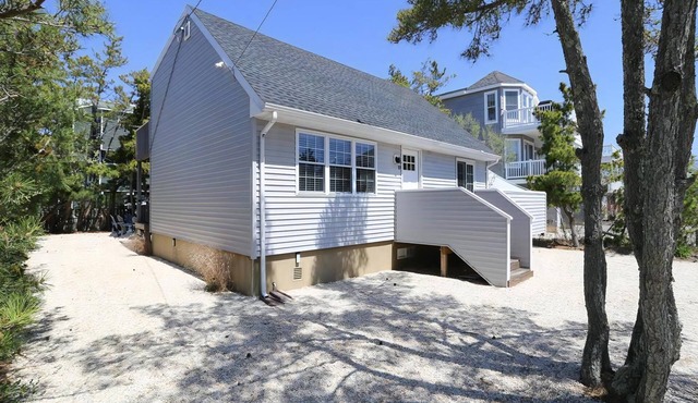 4 bedroom accommodation in Harvey Cedars