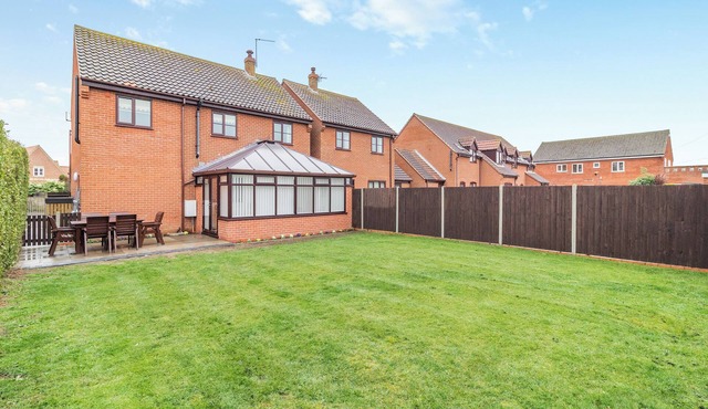 4 bedroom accommodation in Sea Palling