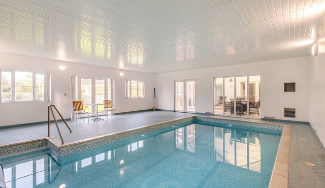 4 bedroom accommodation in Sea Palling