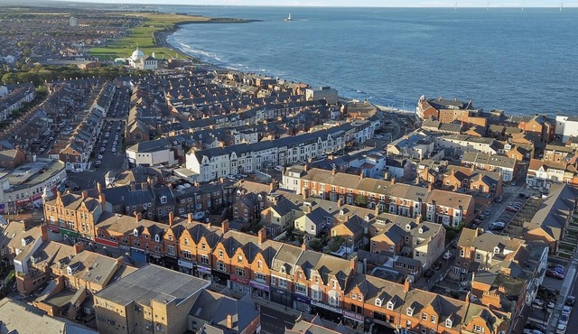 4 bedroom accommodation in Whitley Bay