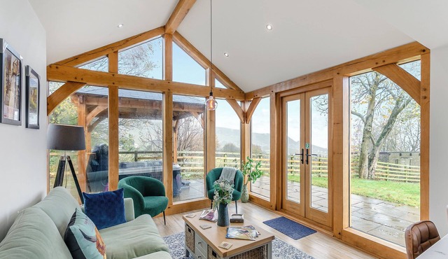 4 bedroom accommodation in Golcar, near Huddersfield