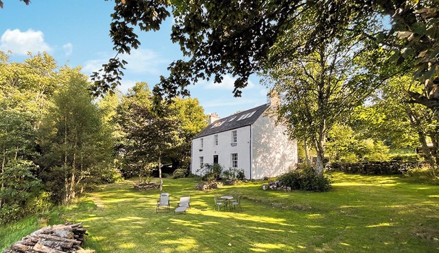 4 bedroom accommodation in Applecross