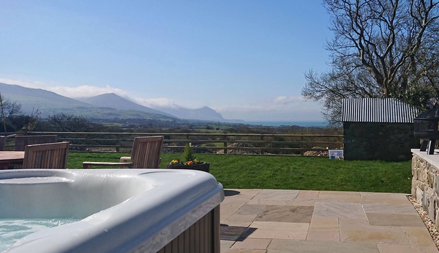 4 bedroom accommodation in Penygroes, near Caernarfon