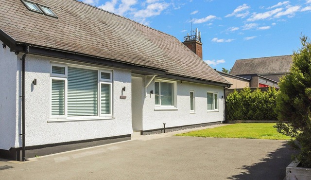 4 bedroom accommodation in Caernarfon