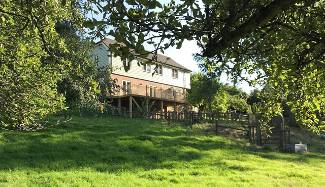 4 bedroom accommodation in Petham, near Canterbury