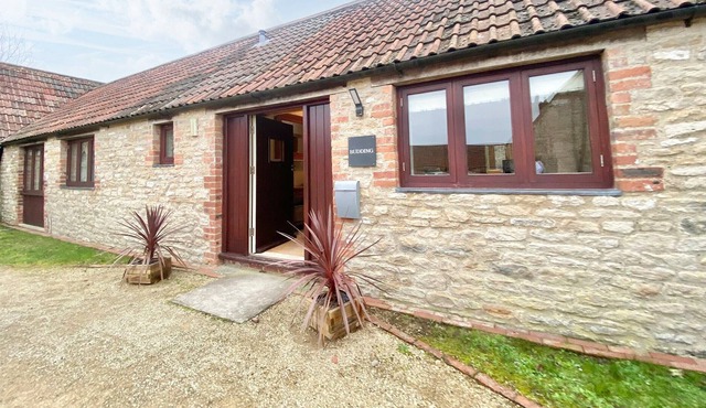 4 bedroom accommodation in Doynton, near Bath