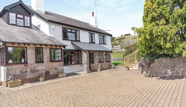 4 bedroom accommodation in Llysfaen, near Colwyn Bay