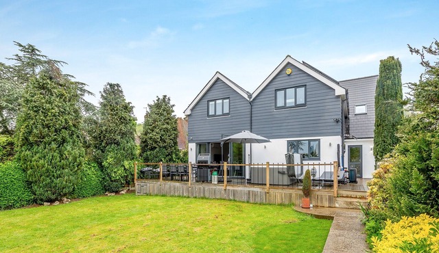 4 bedroom accommodation in Folkestone