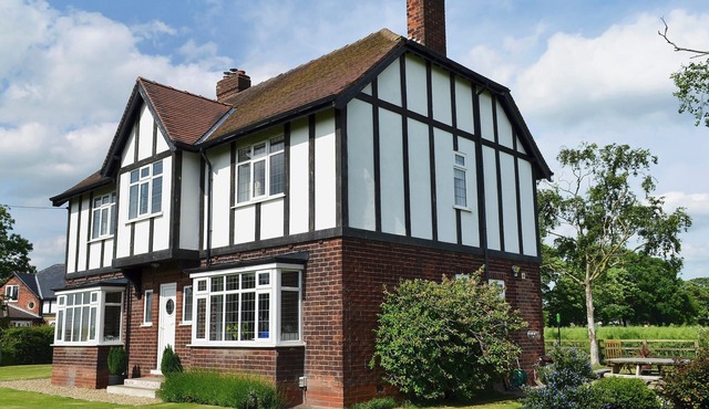 4 bedroom accommodation in Portington