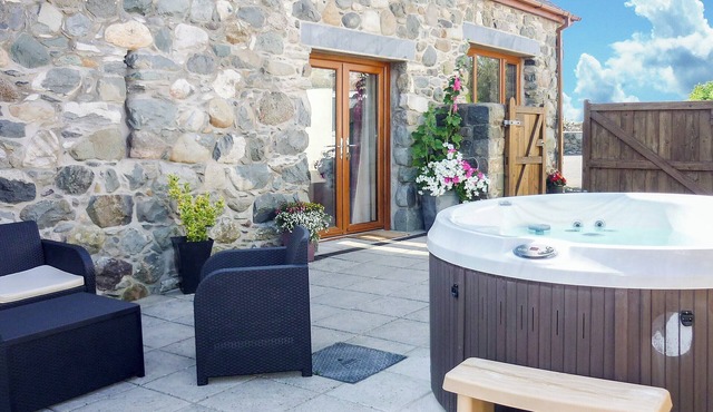 4 bedroom accommodation in Llandwrog, near Caernarfon