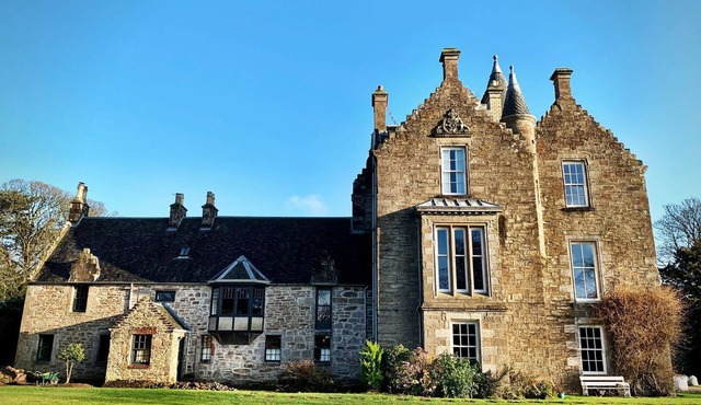 4 bedroom accommodation in Cardross, Near Helensburgh