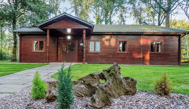 4 bedroom accommodation in Ellesmere