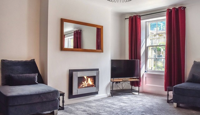 4 bedroom accommodation in Holmfirth