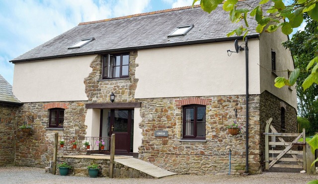 4 bedroom accommodation in Bradworthy, near Hartland