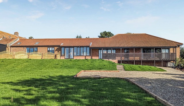 4 bedroom accommodation in Carlton Colville, near Lowestoft