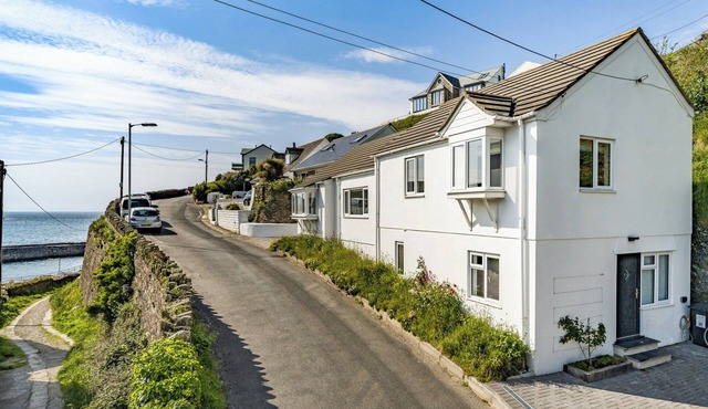 4 bedroom accommodation in Portreath