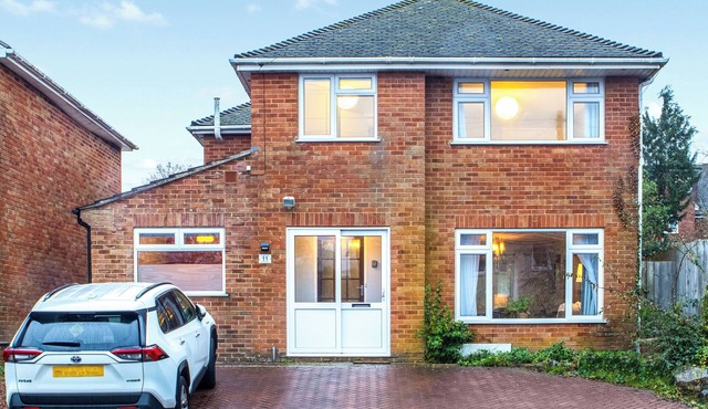 4 bedroom accommodation in Salisbury, near Dorset