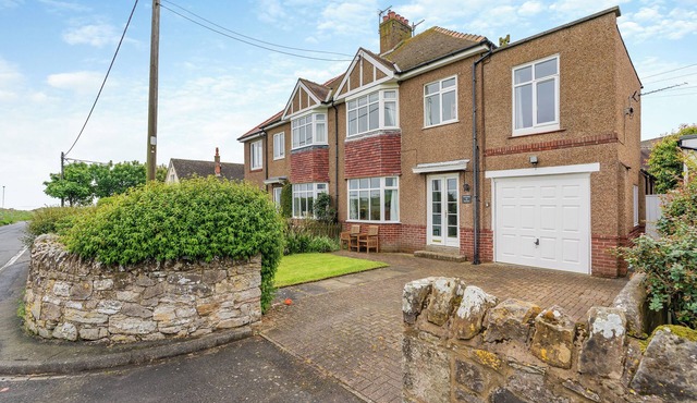 4 bedroom accommodation in Seahouses