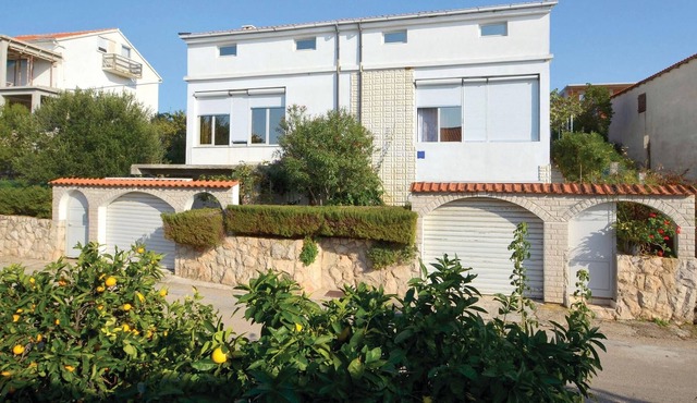 4 bedroom accommodation in Zavalatica