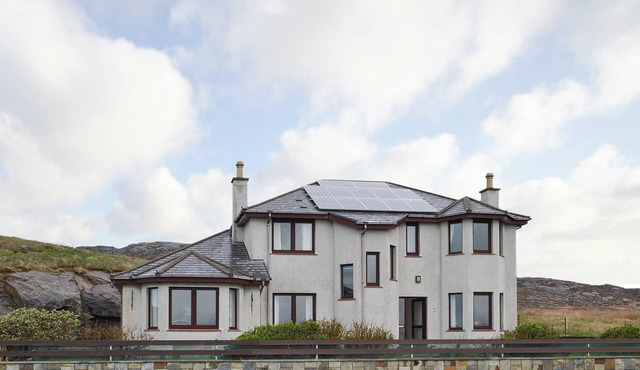 4 bedroom accommodation in East Kilbride, near Lochboisdale, South Uist