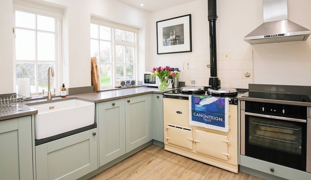 4 bedroom accommodation in Christow