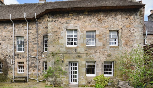 4 bedroom accommodation in Falkland