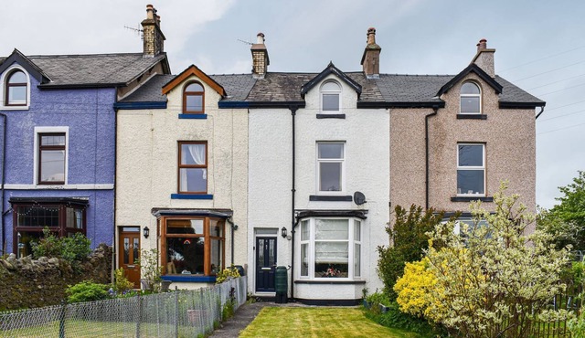 4 bedroom accommodation in Foxfield