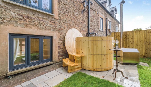 4 bedroom accommodation in Peterchurch, near Hereford