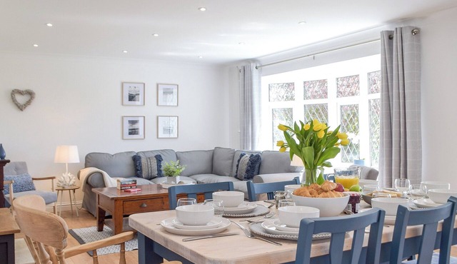 4 bedroom accommodation in Lamphey, near Tenby