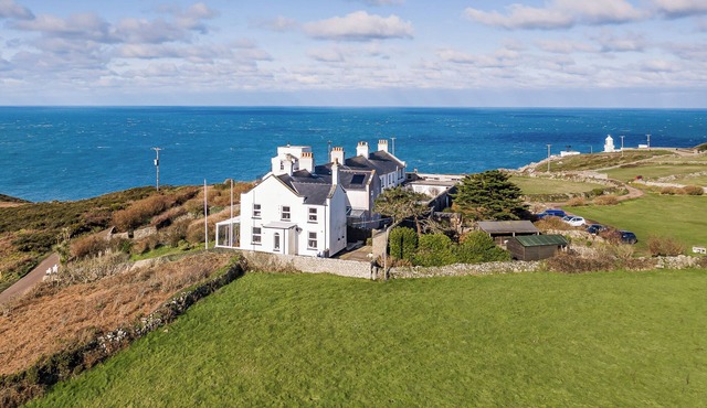 4 bedroom accommodation in Penzance