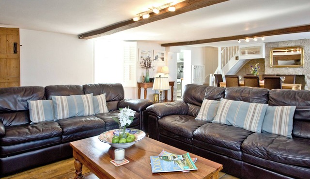 4 bedroom accommodation in Portland