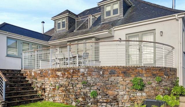 4 bedroom accommodation in St Mawes